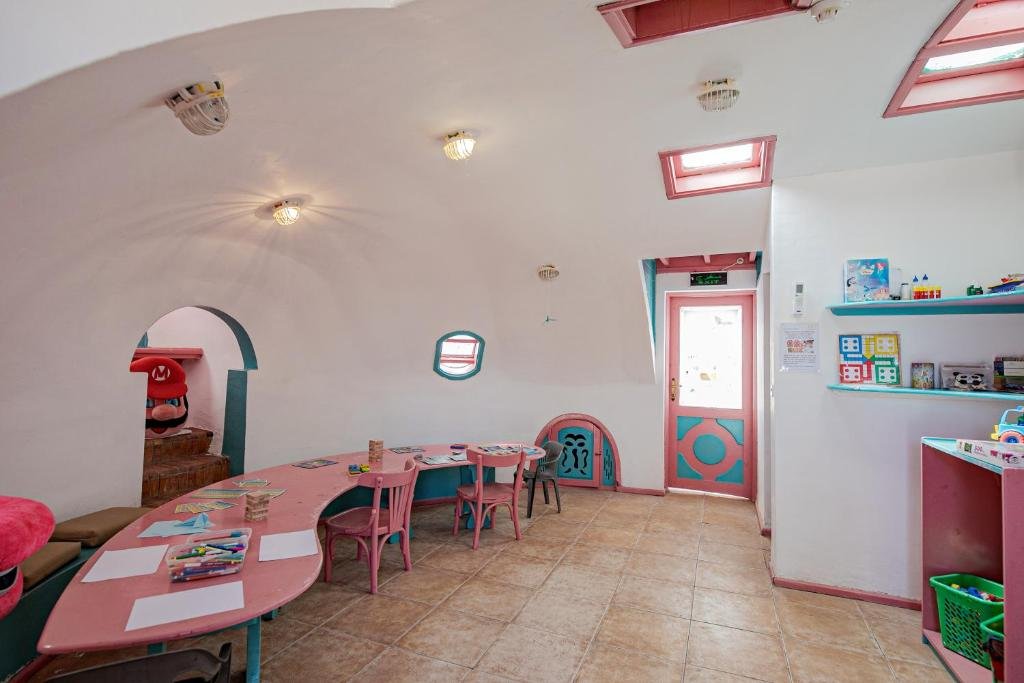 Kids Club & Play Area