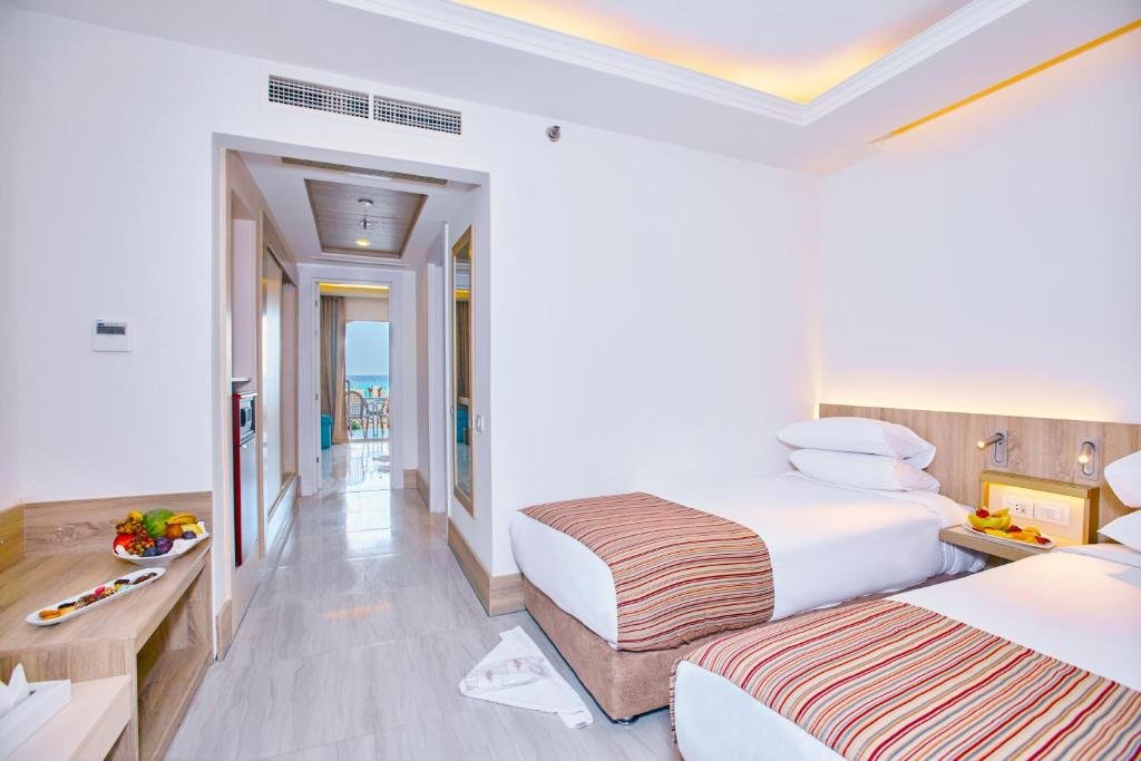 Twin Bedroom